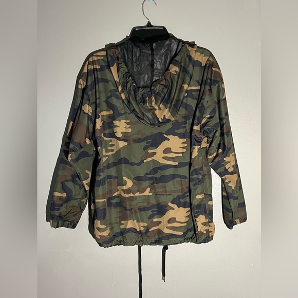 Forever 21 - Camo Pullover/ Jacket - Picture 2 of 9